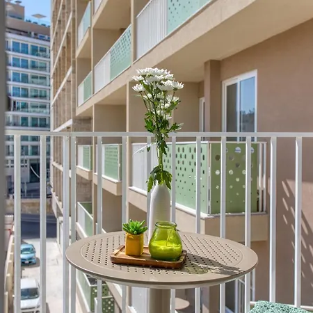 Appartement Luxury Heart Of St Julians Sleeps 5