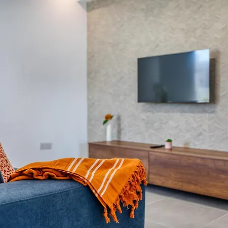 Luxury Heart Of St Julians Sleeps 5 Appartement San Pawl il-Baħar
