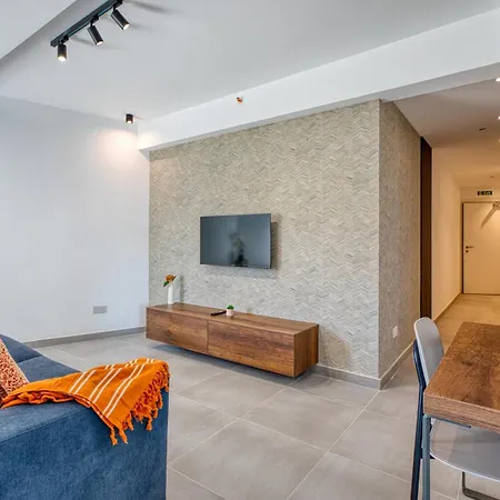 Luxury Heart Of St Julians Sleeps 5 شقة *