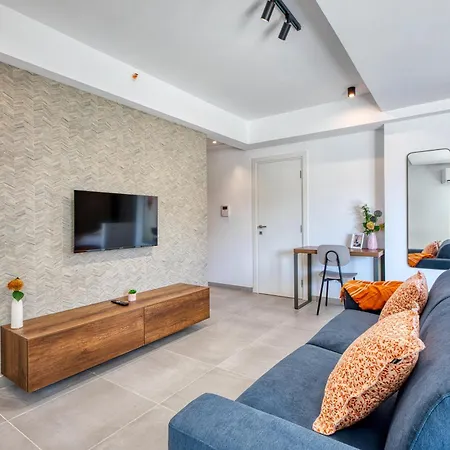 Apartment Luxury Heart Of St Julians Sleeps 5 *